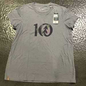 NWT - Women’s grey XL tshirt by tentree